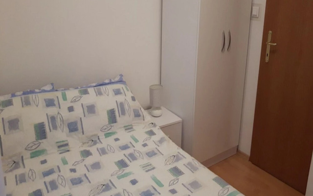 Kate - 20m From the Beach - A1