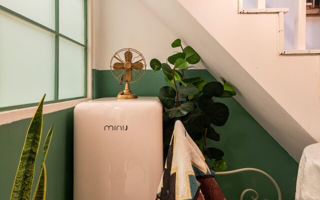 Shanghai Art Inn Vermeer