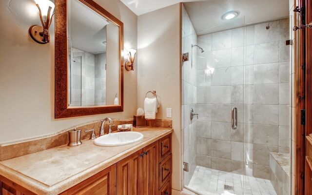 Vail Mountain Lodging by East West Hospitality