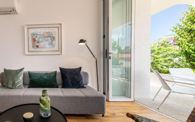 N&A Bellasombra 2BDR Recently Renovated Apt