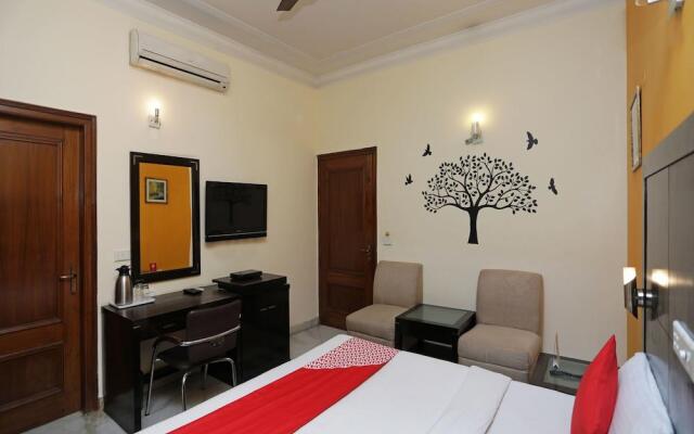 OYO Rooms GK 1