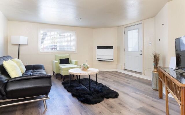 Bright & Spacious One Bedroom Apartment