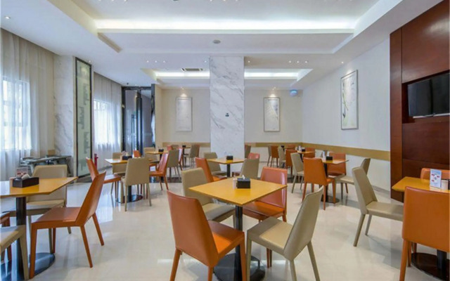 City Comfort Inn Hotel (Zhongshan Daxin Xindu Hui Xiaolan High-Speed Railway Station)