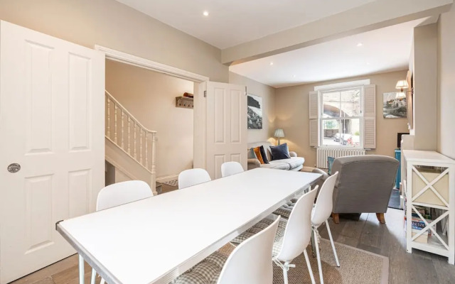Lovely Battersea Home by Underthedoormat