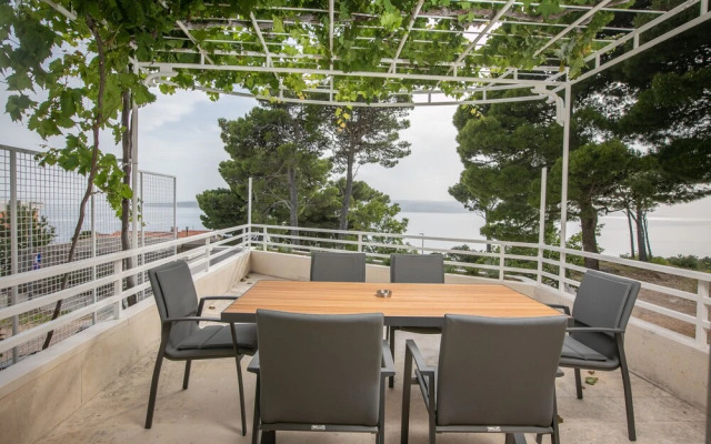 Villa MT Brela