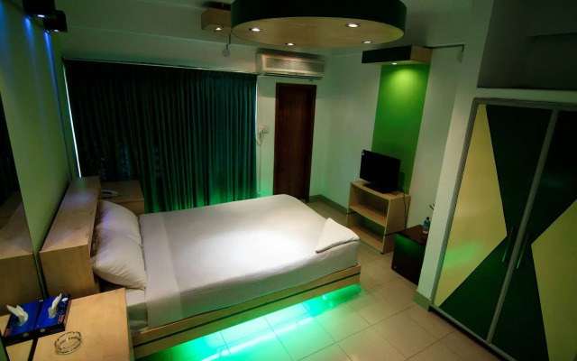 Hotel Tropical Daisy