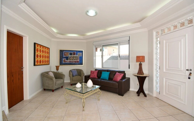 Casa com Piscina Morro das Pedras