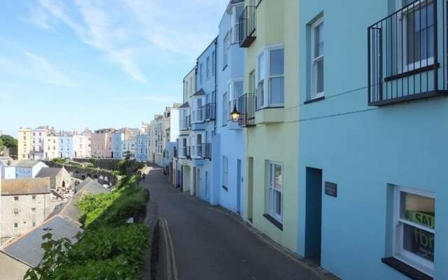 Newbridge House Apartment 2