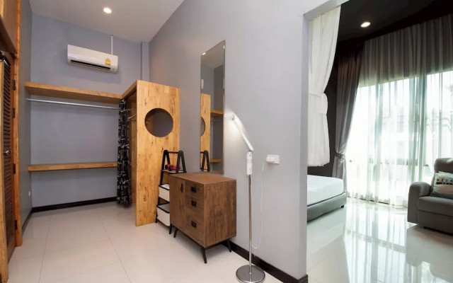 Penny - Farthing Pool Villa