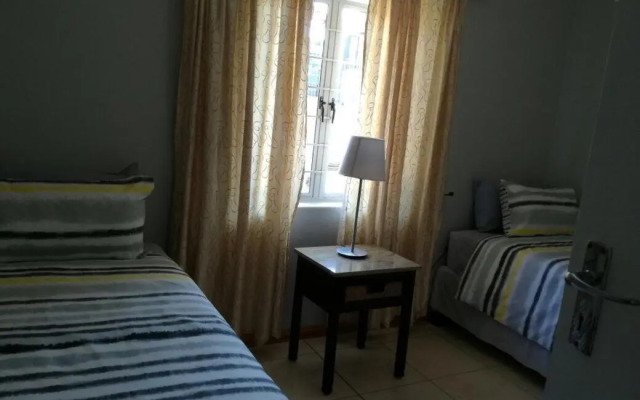 The Crescent Guesthouse on Waterfall