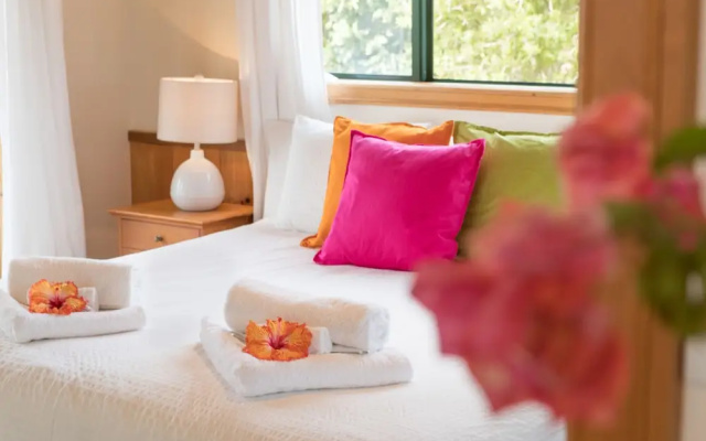 Tintoela of Norfolk – Guest Rooms – Burnt Pine