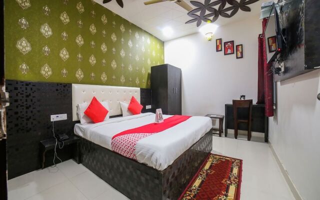 OYO 23295 Hotel The Rajfort