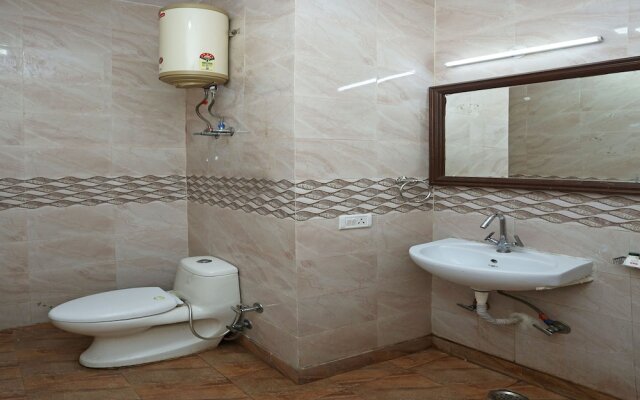 OYO 472 Hotel Sareen