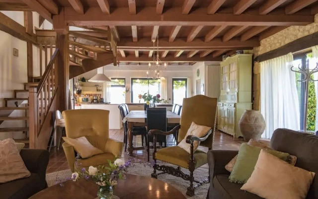Farmhouse With Private Pool, Large Garden and Playground