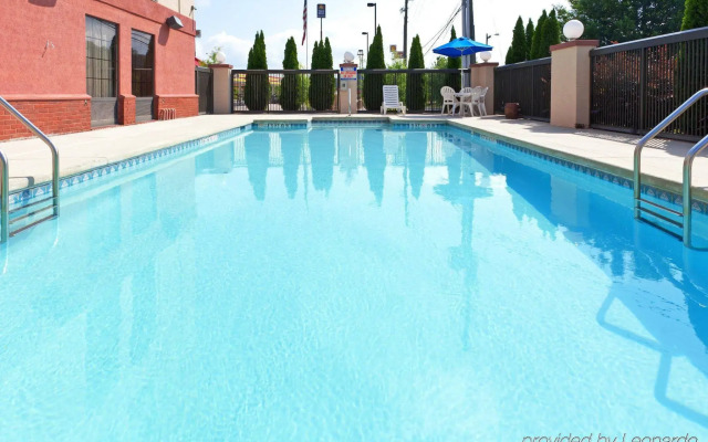 Holiday Inn Express & Suites Birmingham Trussville by IHG