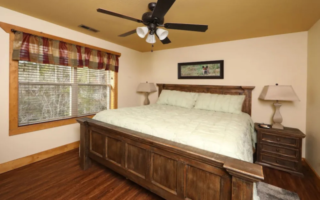 Firefly Nights - Five Bedroom Chalet