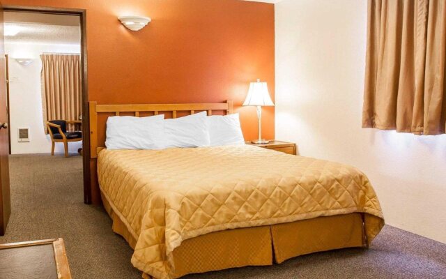 Rodeway Inn & Suites