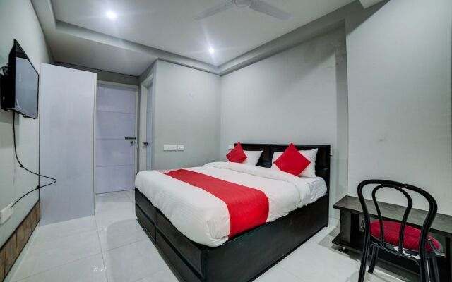 Oyo 28073 Shiva Residency