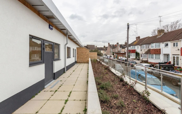 2BR Apt-sleeps 5-accessible-central Dartford