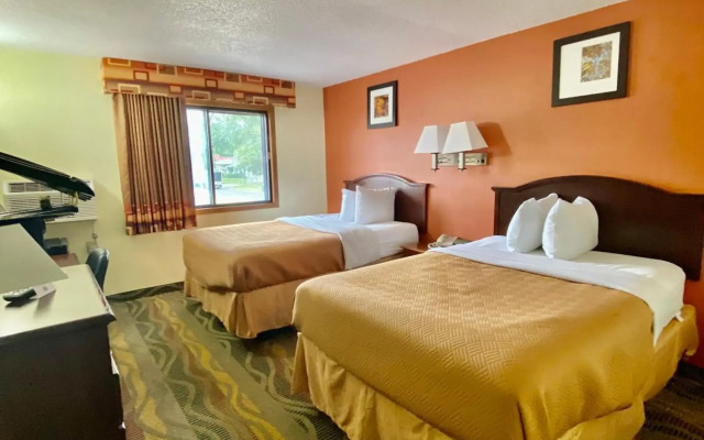 Travelodge by Wyndham La Porte/Michigan City Area