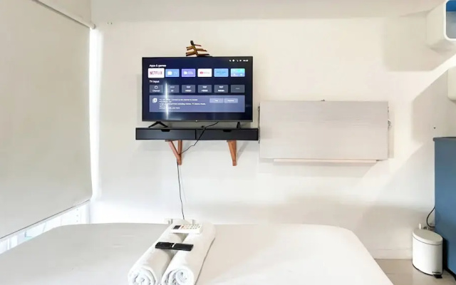 Simply Design Studio Apartment At Vida View Makassar
