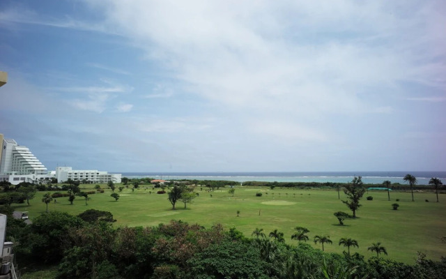 City 1500 SF 2BR condom 4F sea view