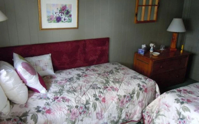 Tree Tops Bed & Breakfast