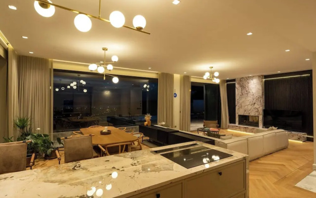 Hills Deluxe - Relaxed Luxury in Style and Serenity