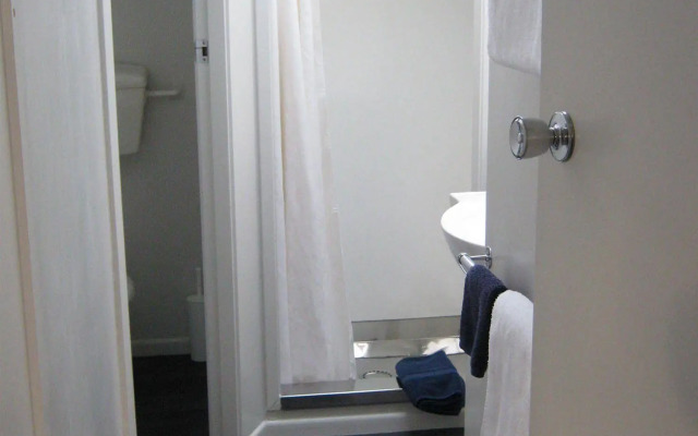 Adelphi Motel