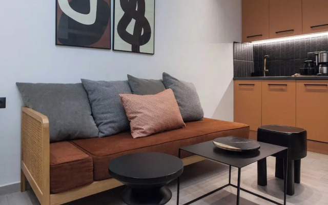 Lovely Brand New Studio byVictoria Metro