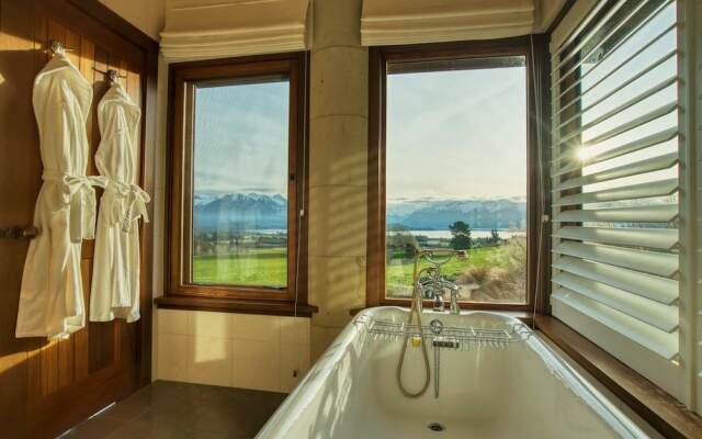 Cabot Lodge