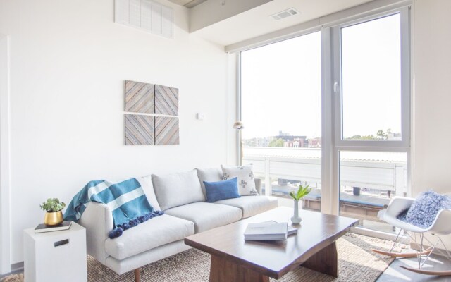 Industrial Wicker Park Suites by Sonder