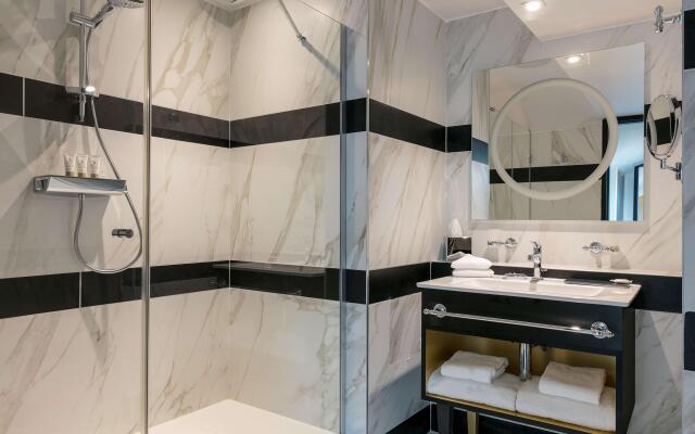 Niepce Paris Hotel, Curio Collection by Hilton