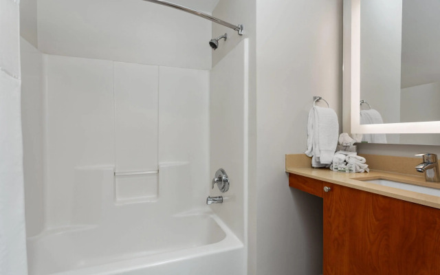 Hawthorn Extended Stay by Wyndham Naples