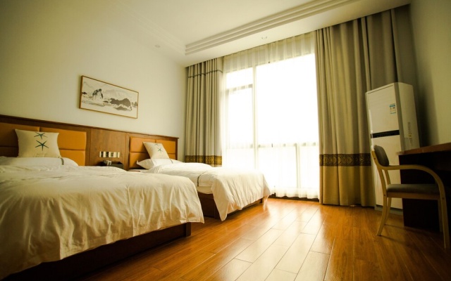 The Mountain and Views Guesthouse – Guest Rooms – Xiangxi