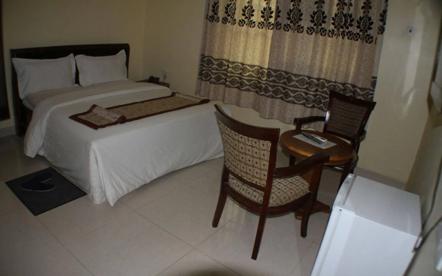 Varlek Hotel