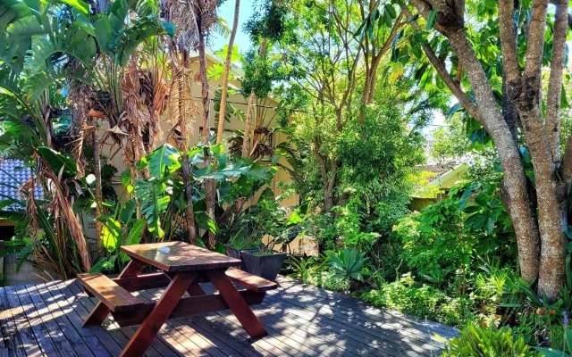 Tropical Seaside Suite 8