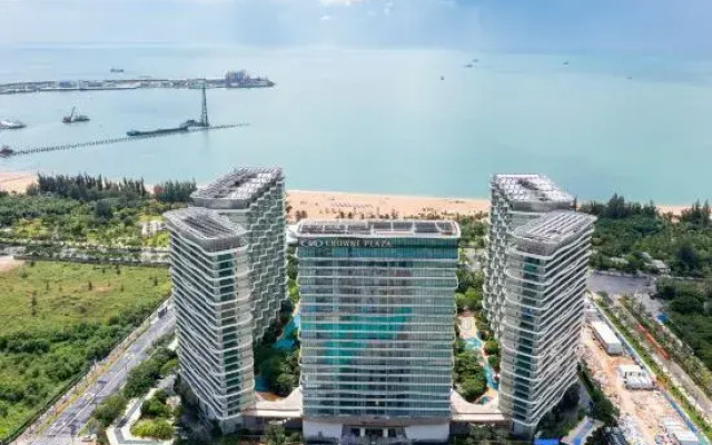 Sanya Yazhou Bay sea waves travel luxury seascape apartment