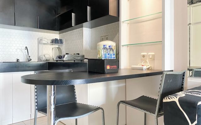 Warm Living And Homey 2Br At Springlake Summarecon Bekasi Apartment