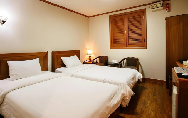 Noble Tourist Hotel Insadong