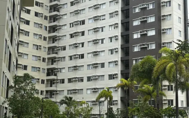 Hubomoto Avida Suites