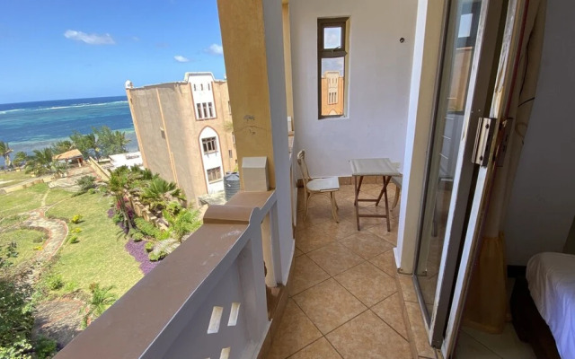 Lux Suites shanzu Seafront Apartments