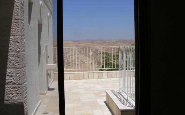 Nof Canaan