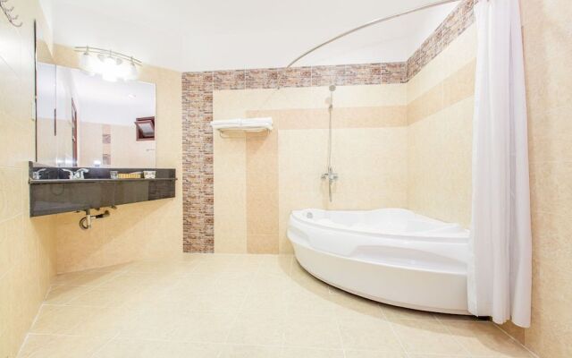 Oyo 508 Hung Phong Hotel
