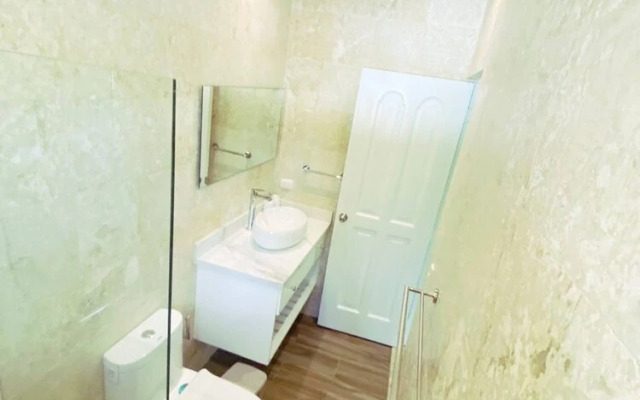 Seasideserenity - Luxury Villa Steps From The Beach