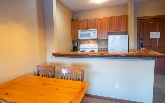 Snow Creek Lodge by Fernie Lodging Co