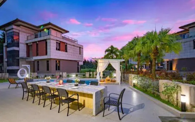 Qingshu Holiday Villa Hotel (Yangjiang Poly Yintan Store)
