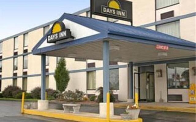 Days Inn by Wyndham Chambersburg