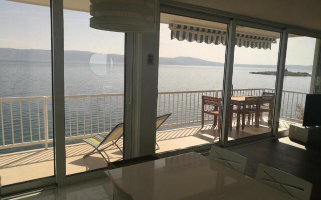 Beach House Novi
