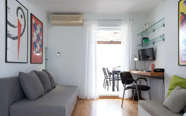 Homz AH02 Kolonaki Penthouse Studio